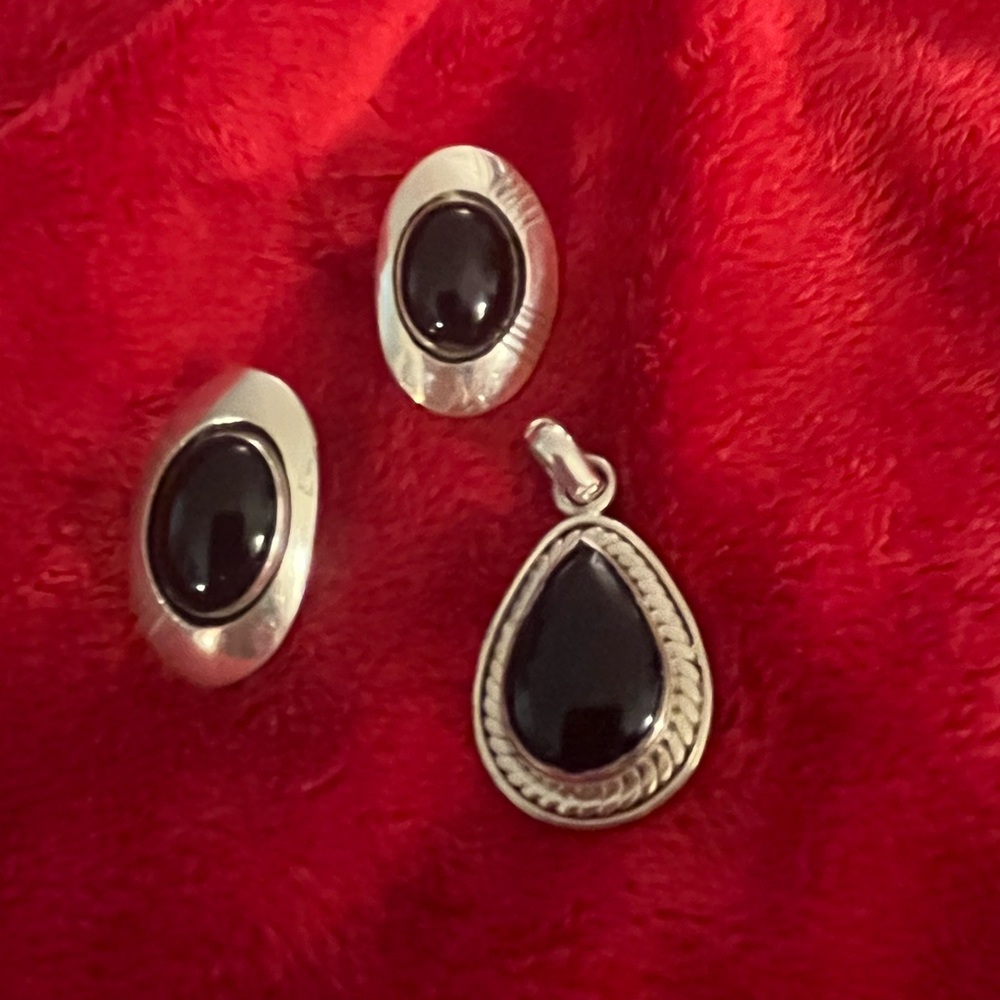 Vintage Sterling Silver Black Onyx Pendant and Earrings